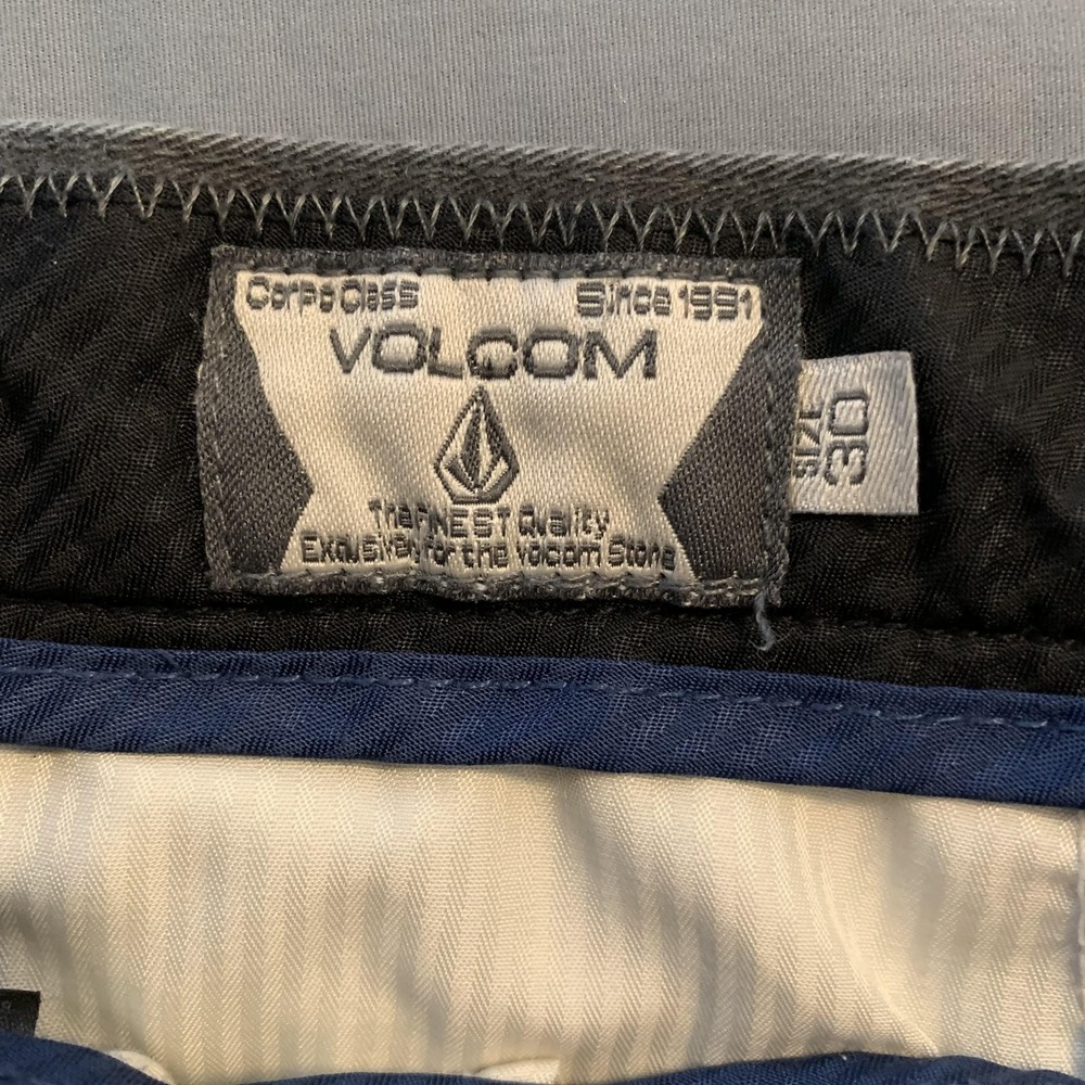Volcom Shorts Mens 32 Gray Chino Walk Flat Front Casual Cotton‎ Blend Logo - Picture 2 of 9